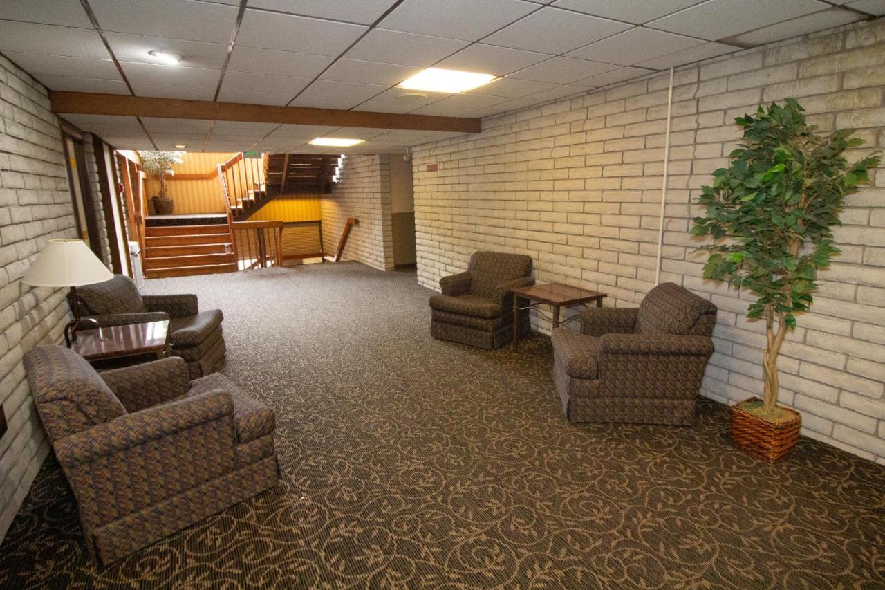 Fairbridge Inn, Suites & Outlaw Conference Center - Kalispell Exterior photo
